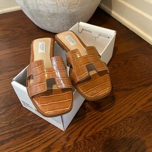 STEVEN New York NWT Harlien sandals in Cognac